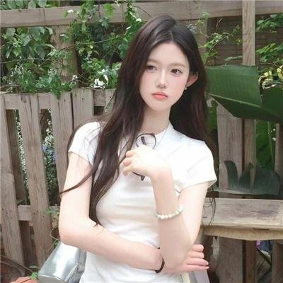 梅露丝海报